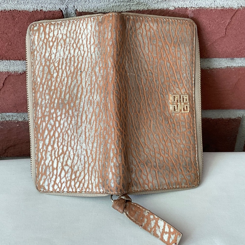 Givenchy ST1029 Zip Around Tan-Silver Leather Wallet Logo - Picture 8 of 16